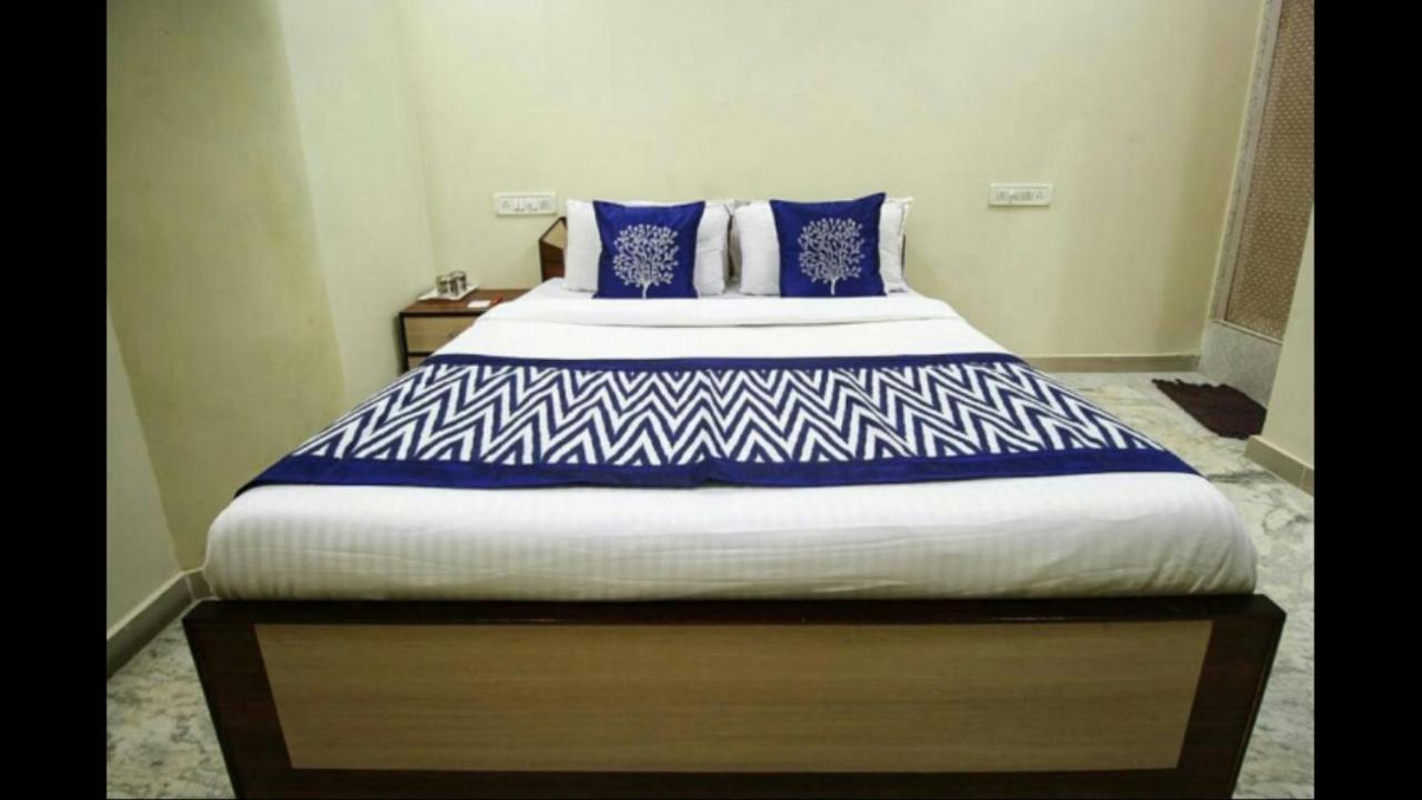 Hotel Honey Bunny Ahmedabad Exterior foto
